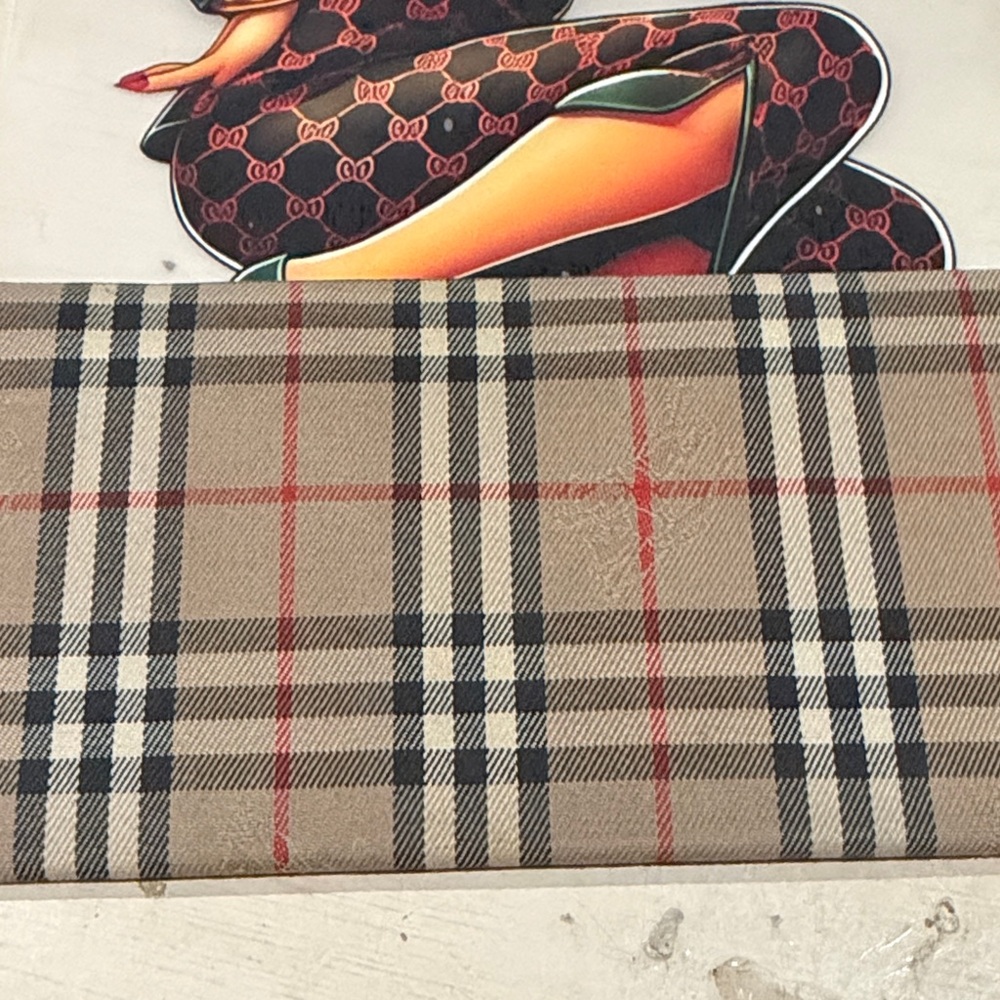 Burberry Tan and Black Checkered Wallet - Picture 6 of 13
